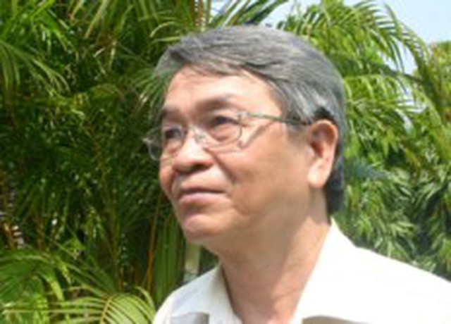 Nhà thơ Cao Quảng Văn khoe chữ đẹp